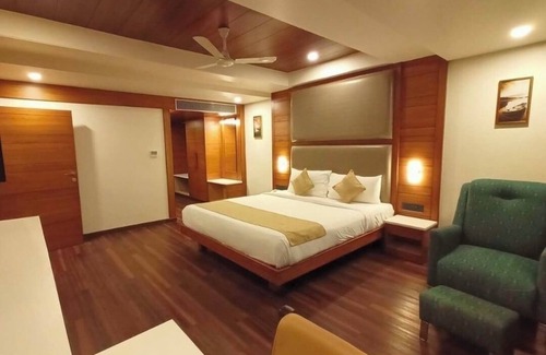 Hubli Hotel | Royal Ritis