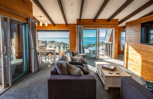 Ngaio Bay House | Roydons - Kaiteriteri Upstairs Holiday Unit