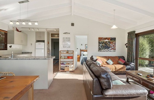 Pukawa House | Ruatotara - Pukawa Holiday Home