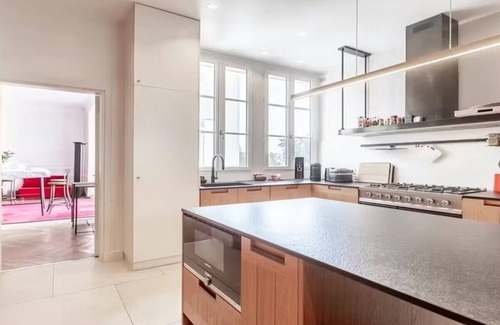 Quartier des Invalides Apartment | Rue Bourgogne-St Germain Des Pres,representing height of luxury Parisian living