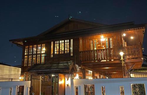 Pak Kret Hotel | Ruean Yai Jieam เรือนยายเจียม