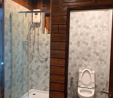 Pak Kret Hotel | Ruean Yai Jieam เรือนยายเจียม