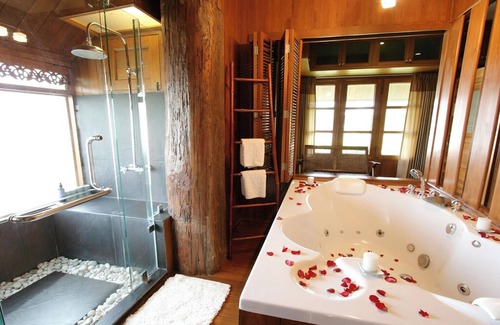 Chang Phueak Hotel | Ruen Come In