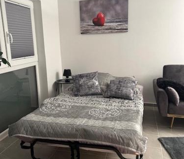 Teltow Apartment | ruhig wohnen im kleinen Bungalow im Süden von Berlin