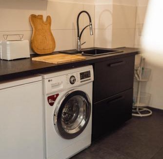 Lindenau Apartment | Ruhiges Apartment mit großem Balkon und Stellplatz