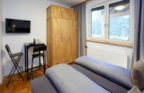 Himberg House | Ruhiges Doppelzimmer bei Wien mit eigenem Bad
