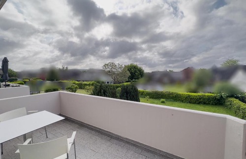 Juelich Apartment | Ruhiges Juwel: frisch renoviert 100 qm