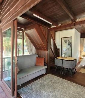 Kampung Ru Muda Ski Chalet | Rumah Aggrek@Zaki’s Residence, Marang, Terengganu