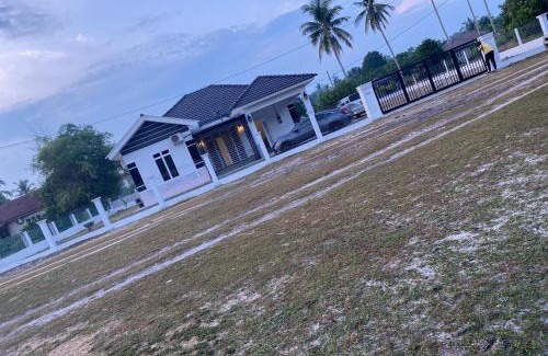 Kampung Bentan House | Rumah Puteh Pekan