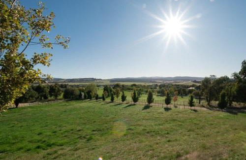 Relbia Apartment | Rural Apartment with Stunning Views