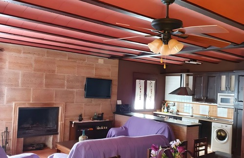 Iznatoraf House | Rural House 'Fuente Los Avellanos' with Mountain View, Wi-Fi and Air Conditioning