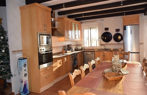 El Robledo Ski Chalet | Rural house, in the surroundings of the Cabañeros National Park (pet friendly).