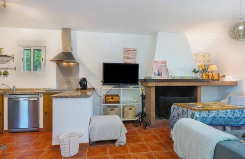 Calabazares House | Rural House 'Las Nubes' with Mountain Views, Wi-Fi, and Air Conditioning