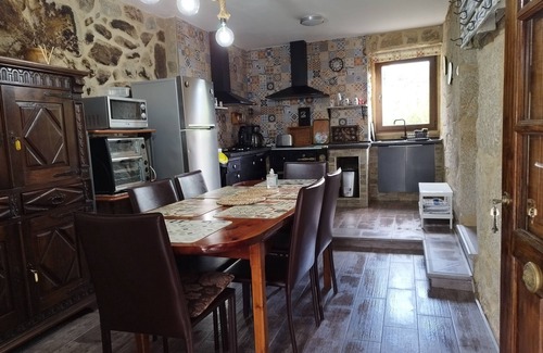 Gondomar Cottage | RURAL HOUSE WITH POOL near the mountains and beaches