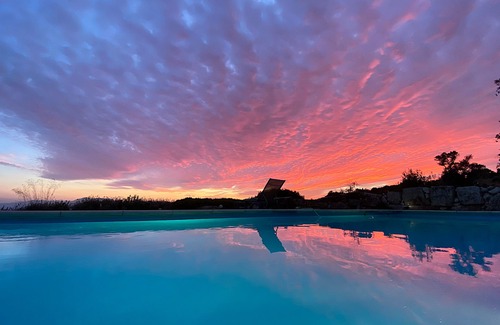 La Joya Cottage | Rural house with spacious exterior and views of the mountains of Malaga. full rent