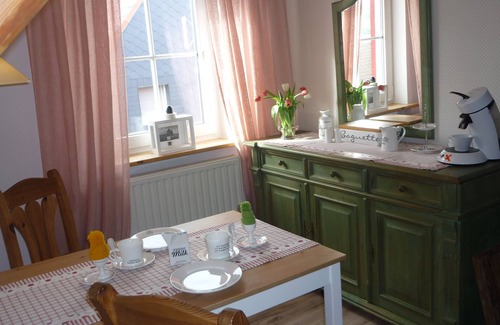 Utzberg Apartment | Rural idyll with proximity to the city of ERFURT/WEIMAR. Breakfast on request