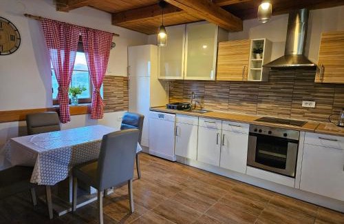 Lovinac House | Ruralna kuća za odmor Lika