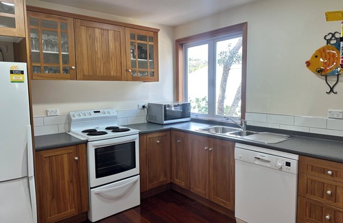 Russell Apartment | Russell Harbour Apartment