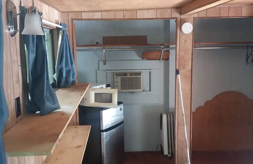 Murfreesboro House | Rustic Cabin 3 .