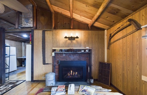 Au Train Cabin | Rustic Cabin sitting on the Edge of Lake Superior with an Outdoor Sauna