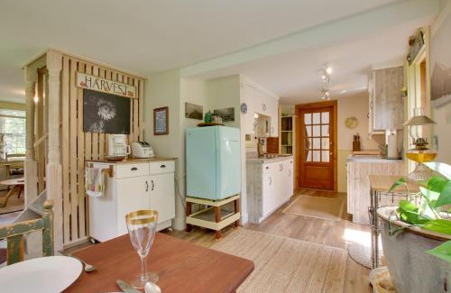 Northfield House | Rustic-Chic Cottage with Yard and Grill - Near Hiking!