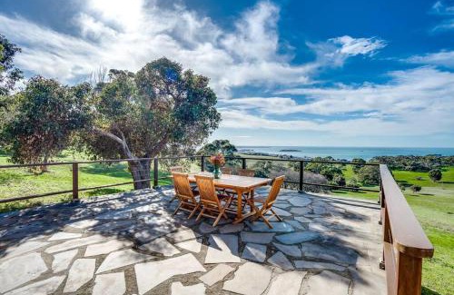 Waitpinga House | Rustic Cottage