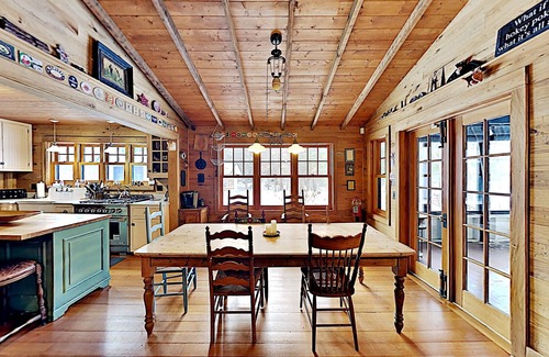 Stone Lake Cabin | Rustic Elegance Beautiful cabin with screen porch on clear, private lake