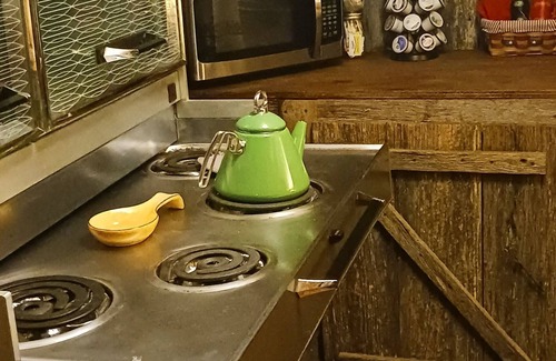 Blue Ridge Mountains Cabin | Rustic, Fall, fireplace @ 1800s Rustc Log Cabin WIFI TV, Sleeps 8 Discounts