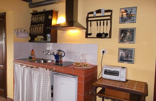 El Guincho Apartment | Rustic holiday home with balcony and sea view