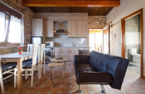Frije House | Rustic house with private grounds and sea views, located in the Cape Touriñán