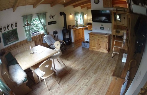 Grafendhron Cottage | Rustic hunting cottage with valley view in the Hunsrück