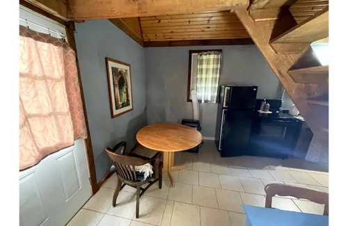 Summertown Cabin | Rustic Log Cabin at End-of-the-Road, on 100 acres