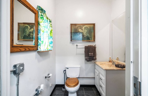 Fox Bed & Breakfast | Rustic Retreat Under the Stars - Quiet, Cozy, & Woodsy - high speed WIFI