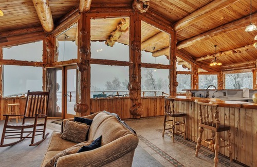 Harding-Birch Lakes House | Rustic Retreat With Stunning Mountain Views 3 Bedroom Home