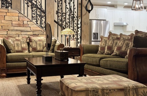 Modesto House | Rustic Solitude 5Bdr/4Bth/2940 sqft Luxury Lodge