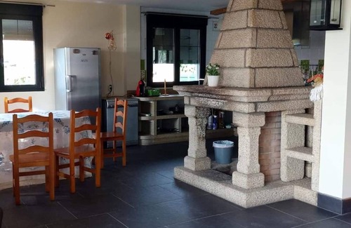 Coiron Villa | Rustic Stone House with views of the Rías and Mar de Galicia.