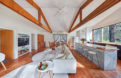 Aireys Inlet House | Rustic Treehouse - Aireys Inlet