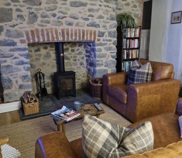 Llanwrtyd Wells House | Rustic Welsh cottage