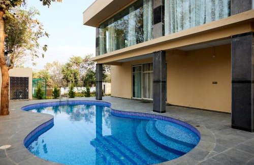 Denkanikota Villa | Rustica Villa By Secret Turtle 7BHK 2Pvt Pool Projector