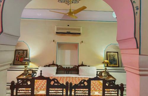 Amer Fort Road Hotel | Saba Haveli