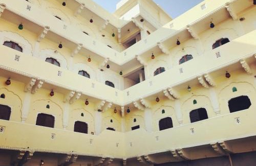 Amer Fort Road Hotel | Saba Haveli