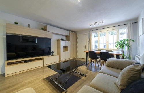 Fuencarral Apartment | Sabadell calle, casa familiar de 3 dormitorios con terraza junto metro Fuencarral