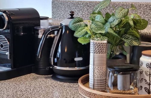 Waterhouse House | Sabi@Robe★WiFi ★View★300m to Beach★Dog friendly