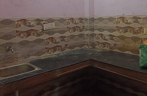 Naini Cabin | Safe rooms within500meter from ganga river ,near to sector 23,24,25- arail Ghat