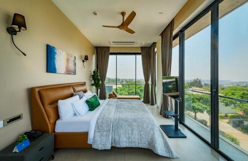 St.Stanislaus Villa Villa | SaffronStays Panorama