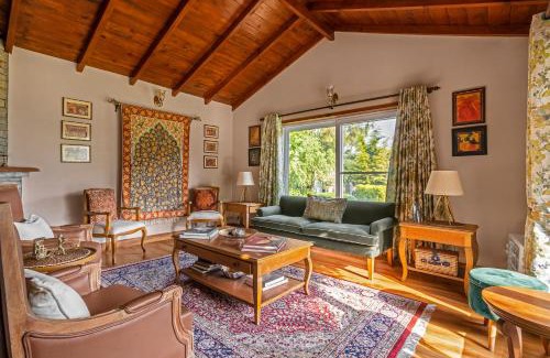 Kaul Villa | SaffronStays Plaksha, Mukteshwar