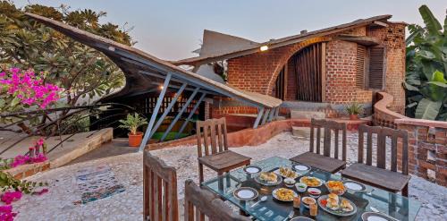Vada Villa | Saffronstays Terracotta Trails