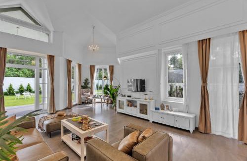 Jawhar Villa | SaffronStays White Pearl