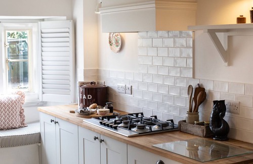 Blockley Cottage | Sage Cottage, Blockley - sleeps 6 guests in 3 bedrooms