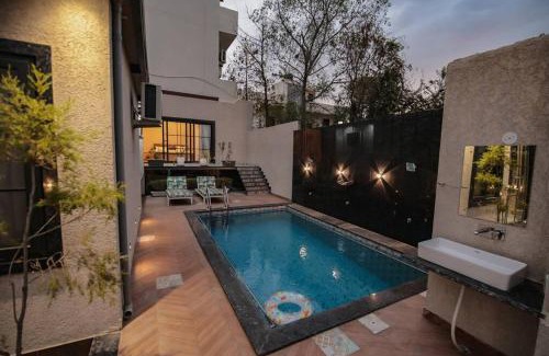 Jagatpura House | Saiba OutHouse- 4 Bed room- Pool- Theatre- PartyHall- Garden & Terrace sitting area
